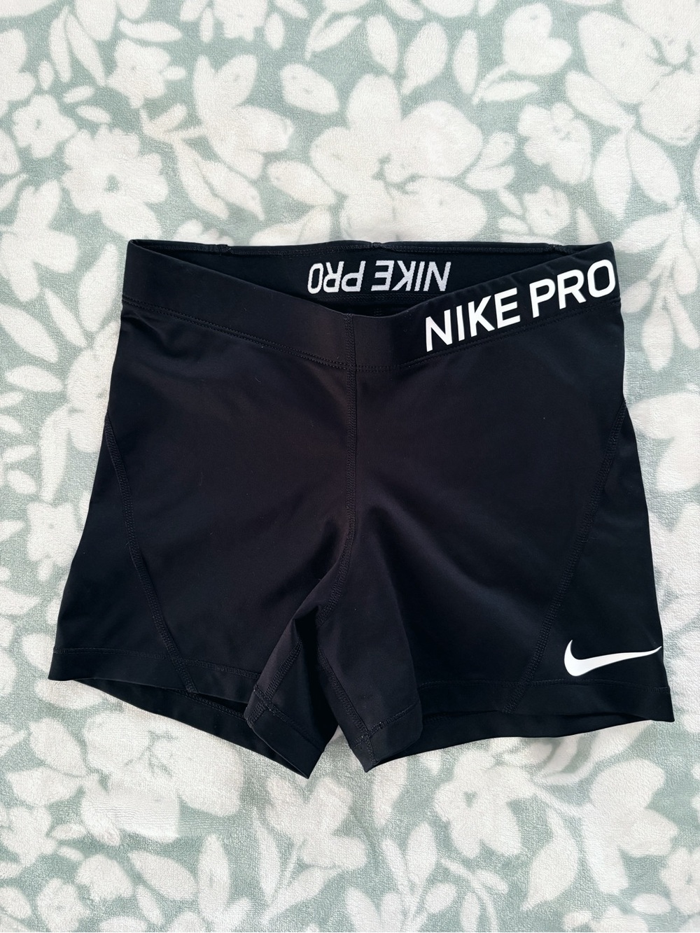Nike Pro Women’s Dri-Fit Black Shorts 🖤✨